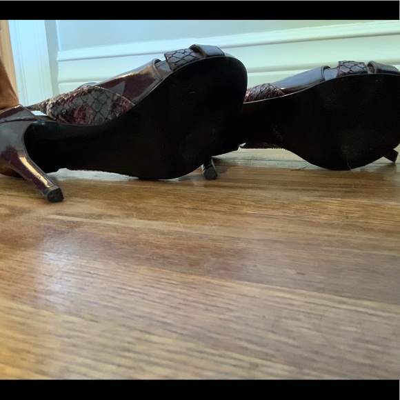 Guess Heels - Picture 3 of 3